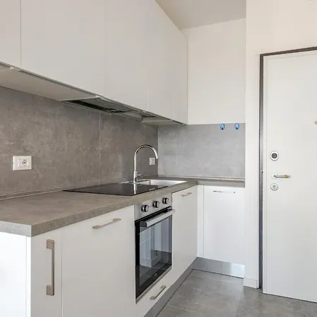 Apartment La Terrazza Sul Mare With Parking